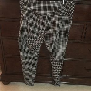 Intro Black and White plaid leggings